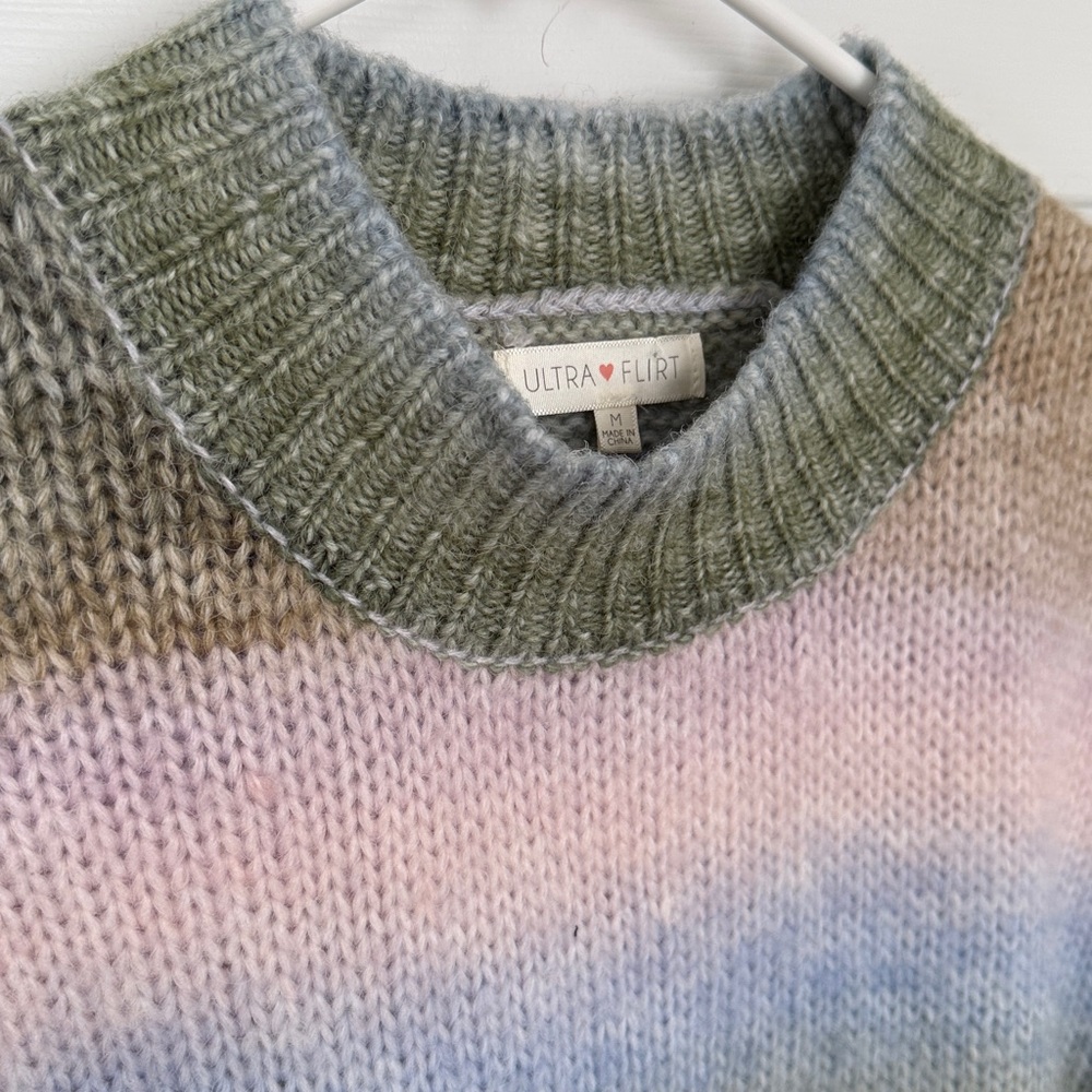 Ultra Flirt Women’s Multicolor Pastel Ombre Knit Sweater Size M - Picture 3 of 5